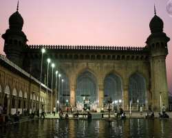 You will be amazed to know that the three arched facades of the mosque were carved from a single granite piece which was quarried after hard work of f